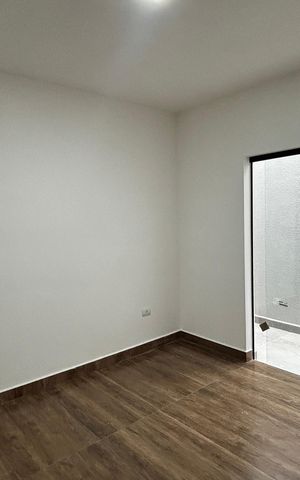 Casa à venda com 74m², 2 quartos e 2 vagas Casa à venda com 74m², 2 quartos e 2 vagasSuite