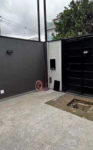 Casa à venda com 74m², 2 quartos e 2 vagas Casa à venda com 74m², 2 quartos e 2 vagasGaragem