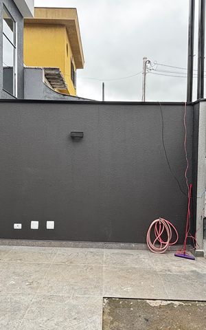 Casa à venda com 74m², 2 quartos e 2 vagas Casa à venda com 74m², 2 quartos e 2 vagasGaragem