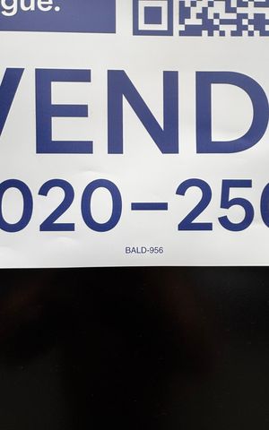 Casa à venda com 74m², 2 quartos e 2 vagas Casa à venda com 74m², 2 quartos e 2 vagasFachada