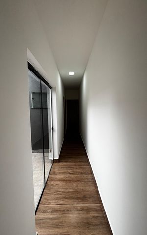 Casa à venda com 74m², 2 quartos e 2 vagas Casa à venda com 74m², 2 quartos e 2 vagasCorredor
