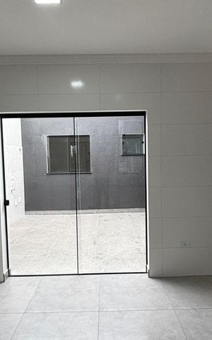 Casa à venda com 74m², 2 quartos e 2 vagas Casa à venda com 74m², 2 quartos e 2 vagasSala - Cozinha