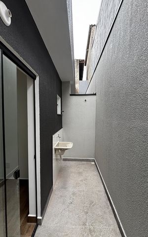Casa à venda com 74m², 2 quartos e 2 vagas Casa à venda com 74m², 2 quartos e 2 vagasVaranda da Suíte