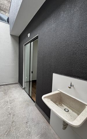 Casa à venda com 74m², 2 quartos e 2 vagas Casa à venda com 74m², 2 quartos e 2 vagasVaranda da Suíte