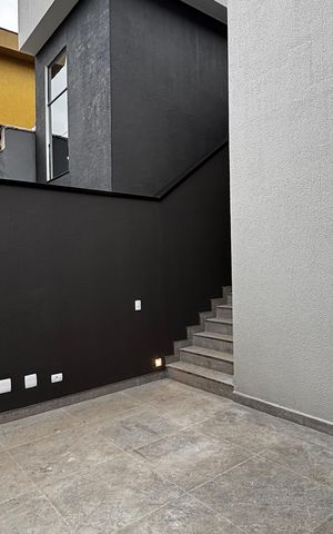 Casa à venda com 74m², 2 quartos e 2 vagas Casa à venda com 74m², 2 quartos e 2 vagasGaragem