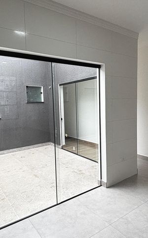Casa à venda com 74m², 2 quartos e 2 vagas Casa à venda com 74m², 2 quartos e 2 vagasSala - Cozinha