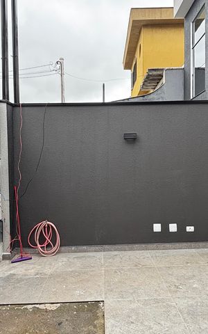 Casa à venda com 74m², 2 quartos e 2 vagas Casa à venda com 74m², 2 quartos e 2 vagasGaragem
