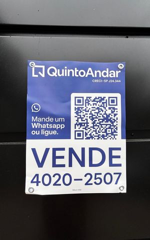 Casa à venda com 74m², 2 quartos e 2 vagas Casa à venda com 74m², 2 quartos e 2 vagasFachada