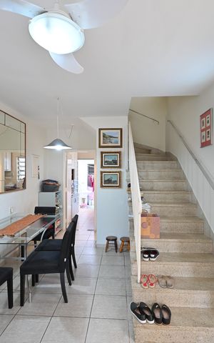 Casa para alugar com 100m², 2 quartos e 2 vagasSala