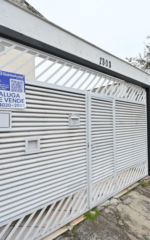 Casa para alugar com 100m², 2 quartos e 2 vagasFachada