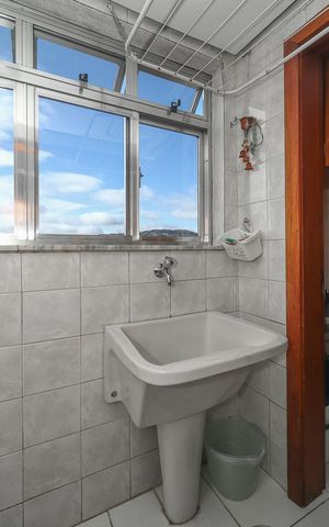 Apartamento à venda com 77m², 2 quartos e 1 vagaÁrea de Serviço