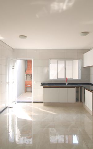 Casa à venda com 86m², 3 quartos e 2 vagasCozinha