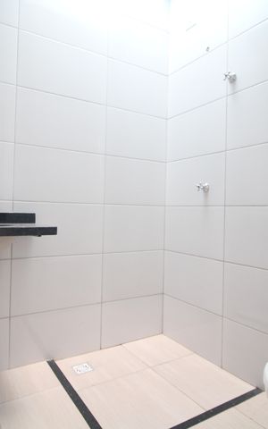 Casa à venda com 86m², 3 quartos e 2 vagasBanheiro da suíte