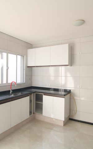 Casa à venda com 86m², 3 quartos e 2 vagasCozinha
