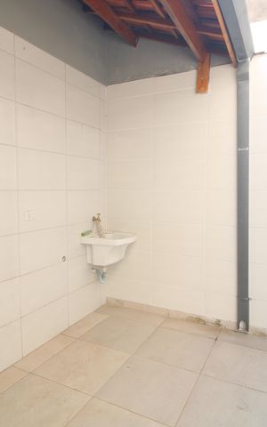 Casa à venda com 86m², 3 quartos e 2 vagasLavanderia