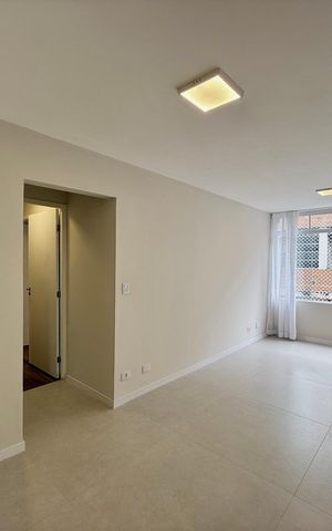 Apartamento à venda com 83m², 3 quartos e 1 vaga Apartamento à venda com 83m², 3 quartos e 1 vagaSala