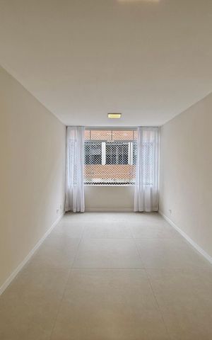 Apartamento à venda com 83m², 3 quartos e 1 vaga Apartamento à venda com 83m², 3 quartos e 1 vagaSala