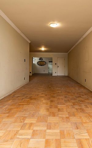 Apartamento à venda com 186m², 3 quartos e 1 vaga Apartamento à venda com 186m², 3 quartos e 1 vagaSala