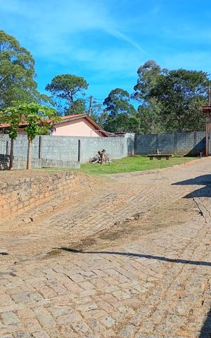Casa à venda com 3000m², 3 quartos e 2 vagas Casa à venda com 3000m², 3 quartos e 2 vagasÁrea externa