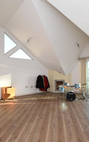 Casa à venda com 360m², 3 quartos e 3 vagasÁtico