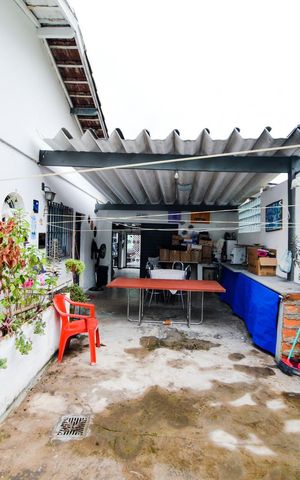 Casa à venda com 270m², 2 quartos e 3 vagasQuintal 
