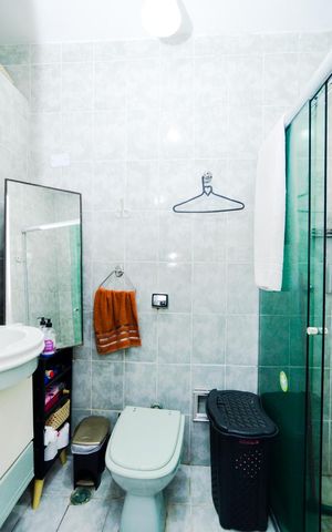 Casa à venda com 270m², 2 quartos e 3 vagasBanheiro do Quarto 2