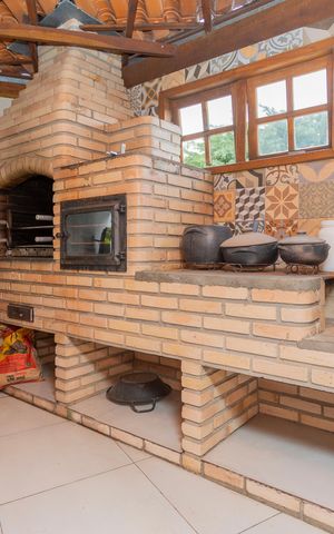Casa à venda com 680m², 3 quartos e 5 vagasChurrasqueira
