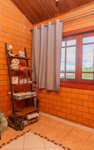Casa à venda com 680m², 3 quartos e 5 vagasEscritório