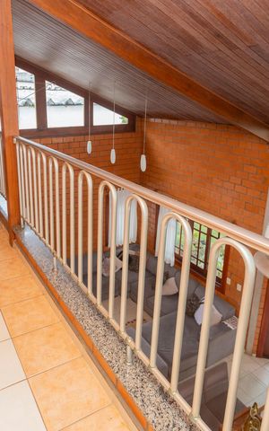 Casa à venda com 680m², 3 quartos e 5 vagasCorredor Escritório