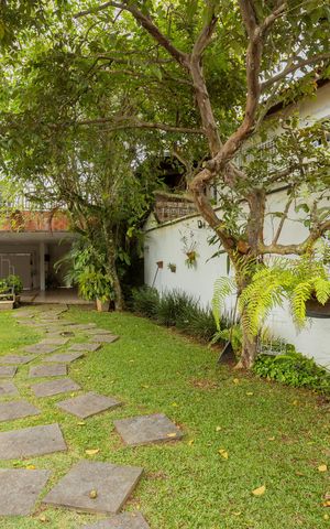Casa à venda com 680m², 3 quartos e 5 vagasQuintal