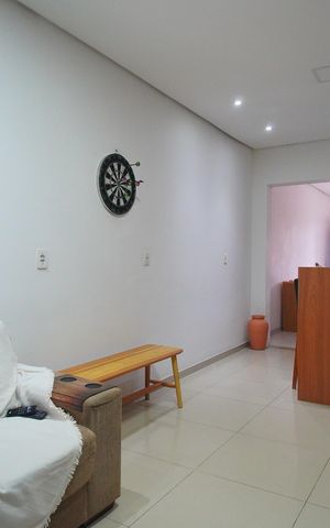 Casa à venda com 80m², 2 quartos e 2 vagasSala