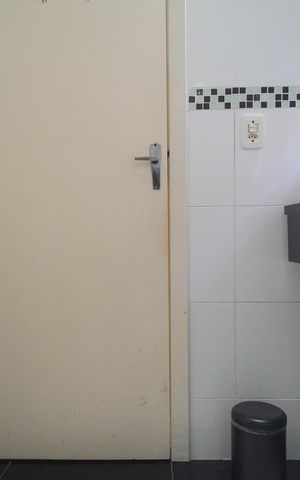 Casa à venda com 80m², 2 quartos e 2 vagasBanheiro 1