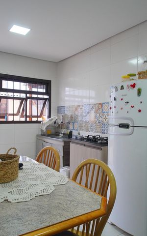 Casa à venda com 80m², 2 quartos e 2 vagasCozinha