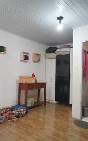 Casa à venda com 80m², 2 quartos e 2 vagasSuíte