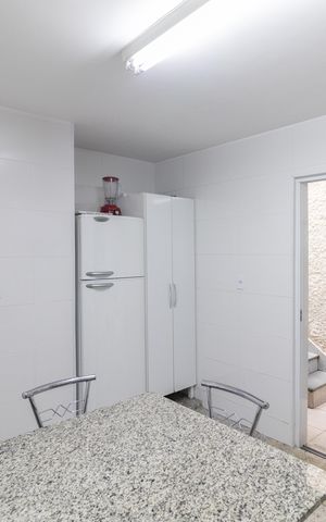Casa à venda com 138m², 3 quartos e 2 vagas Casa à venda com 138m², 3 quartos e 2 vagasCozinha