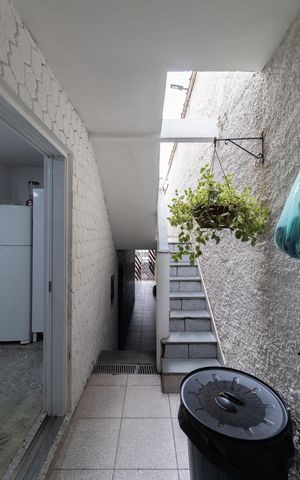 Casa à venda com 138m², 3 quartos e 2 vagas Casa à venda com 138m², 3 quartos e 2 vagasCorredor