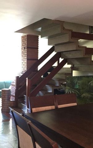 Casa à venda com 350m², 3 quartos e 3 vagas