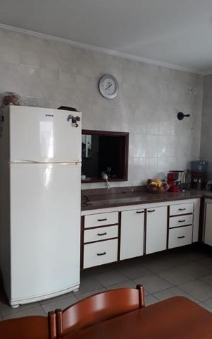Casa à venda com 350m², 3 quartos e 3 vagas