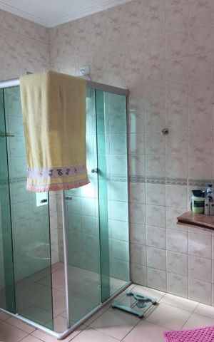 Casa à venda com 350m², 3 quartos e 3 vagas