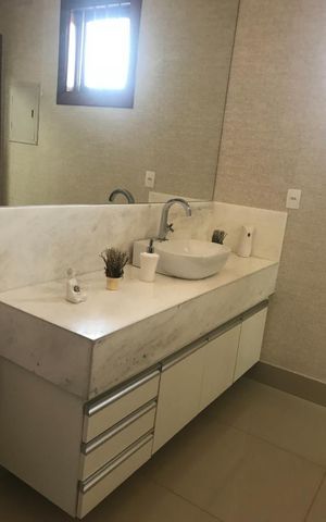 Casa à venda com 550m², 1 quarto e 2 vagas Casa à venda com 550m², 1 quarto e 2 vagasBanheiro