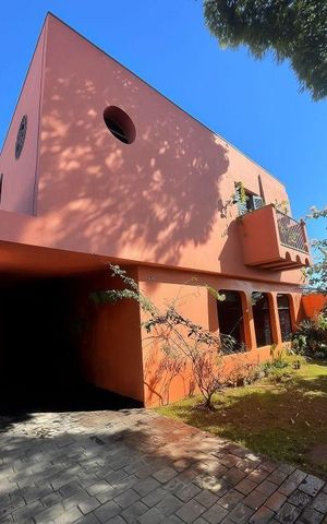 Casa à venda com 294m², 3 quartos e 2 vagas