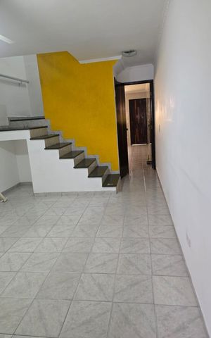 Casa à venda com 90m², 2 quartos e 2 vagas Casa à venda com 90m², 2 quartos e 2 vagasSala