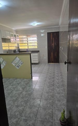 Casa à venda com 90m², 2 quartos e 2 vagas Casa à venda com 90m², 2 quartos e 2 vagasCozinha
