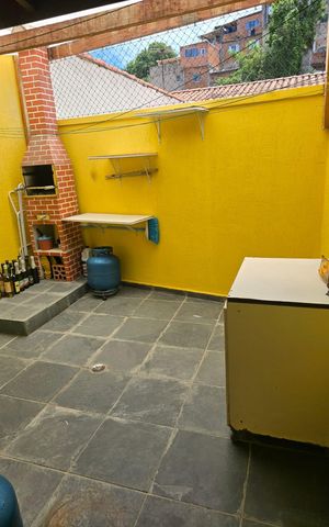 Casa à venda com 90m², 2 quartos e 2 vagas Casa à venda com 90m², 2 quartos e 2 vagasÁrea externa