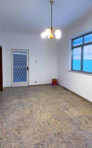Casa à venda com 362m², 5 quartos e 2 vagas Casa à venda com 362m², 5 quartos e 2 vagasSala 1