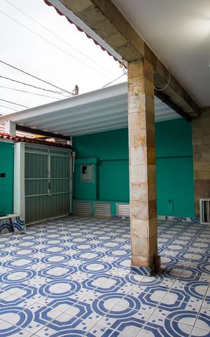 Casa à venda com 362m², 5 quartos e 2 vagas Casa à venda com 362m², 5 quartos e 2 vagasGaragem