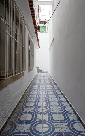 Casa à venda com 362m², 5 quartos e 2 vagas Casa à venda com 362m², 5 quartos e 2 vagasCorredor
