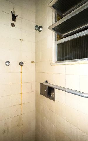 Casa à venda com 362m², 5 quartos e 2 vagas Casa à venda com 362m², 5 quartos e 2 vagasBanheiro 1
