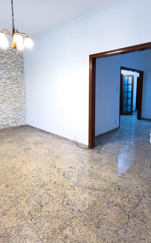 Casa à venda com 362m², 5 quartos e 2 vagas Casa à venda com 362m², 5 quartos e 2 vagasSala 1