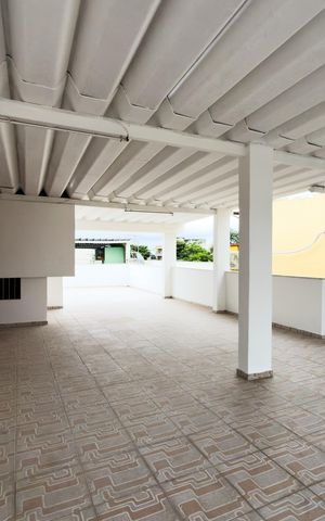 Casa à venda com 362m², 5 quartos e 2 vagas Casa à venda com 362m², 5 quartos e 2 vagasTerraço